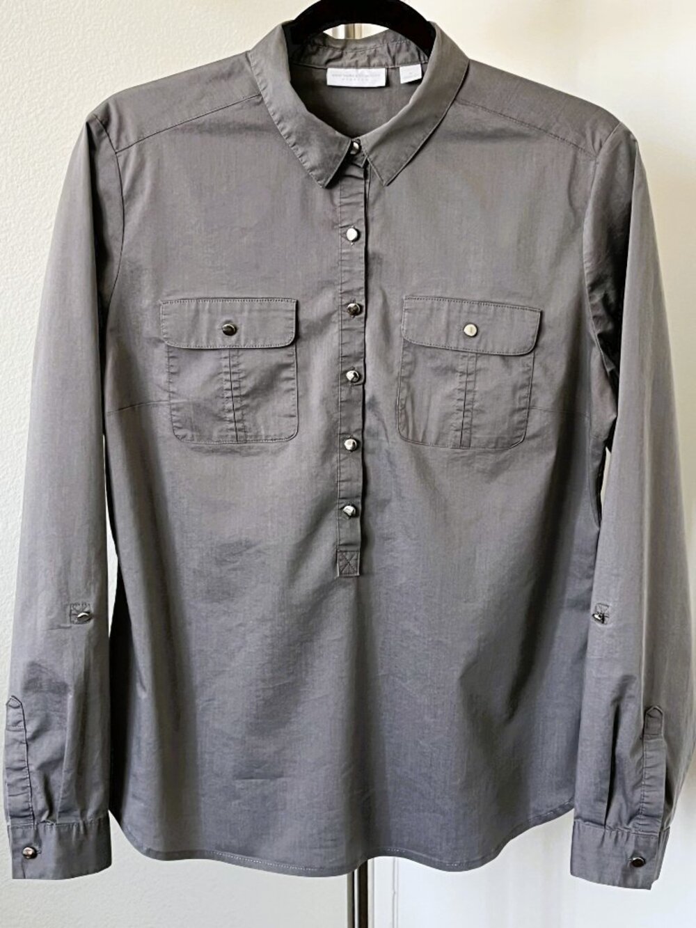 New York & Company Stretch Gray Utility Shirt Blouse Roll-Tab Sleeve Women’s M